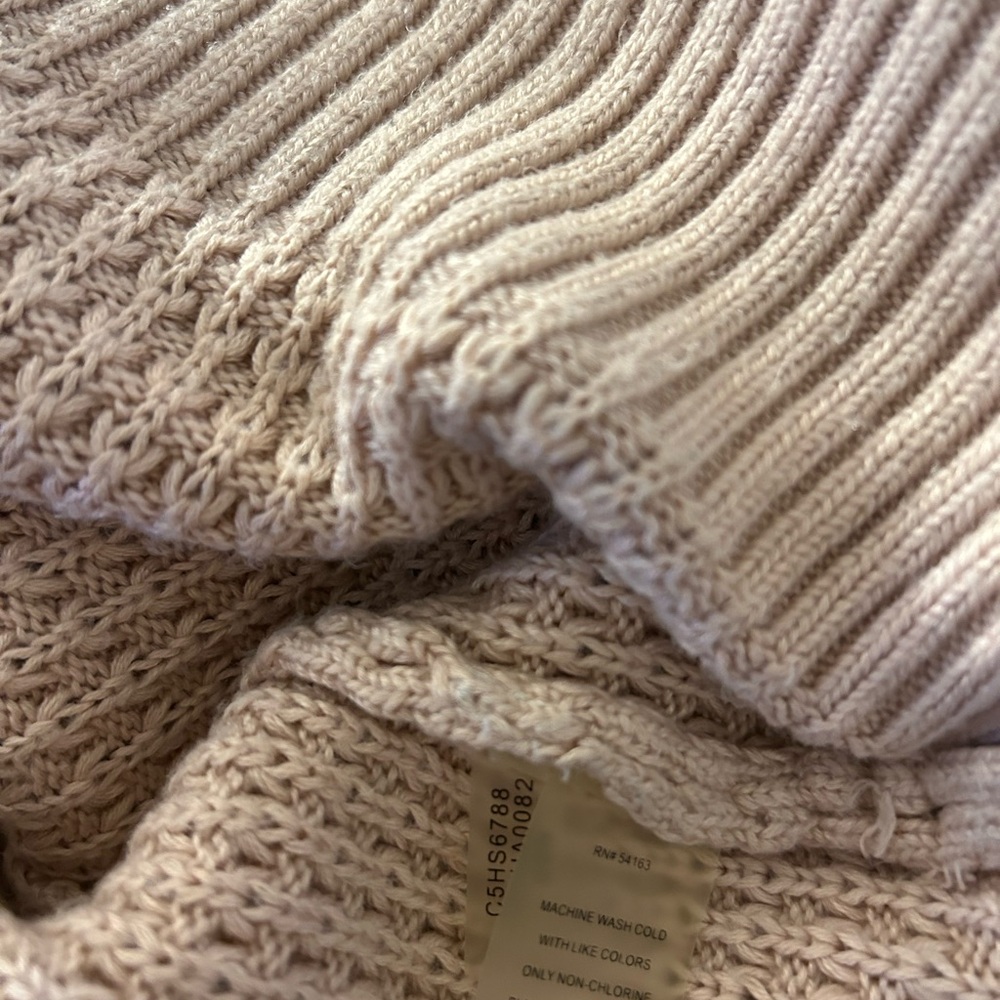Calvin Klein Women’s Pink Cowl Neck Knit Long Sweater Gold Buttons Size M - Picture 7 of 7